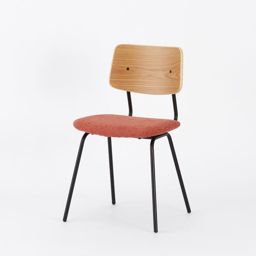 サーモンレッド