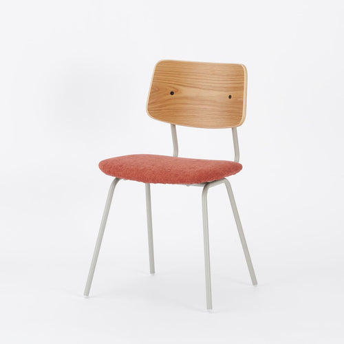 サーモンレッド