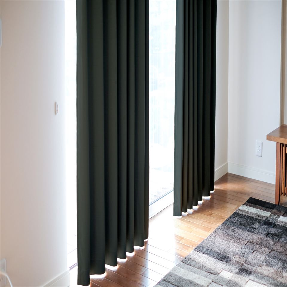 Satin Curtain / カーテン