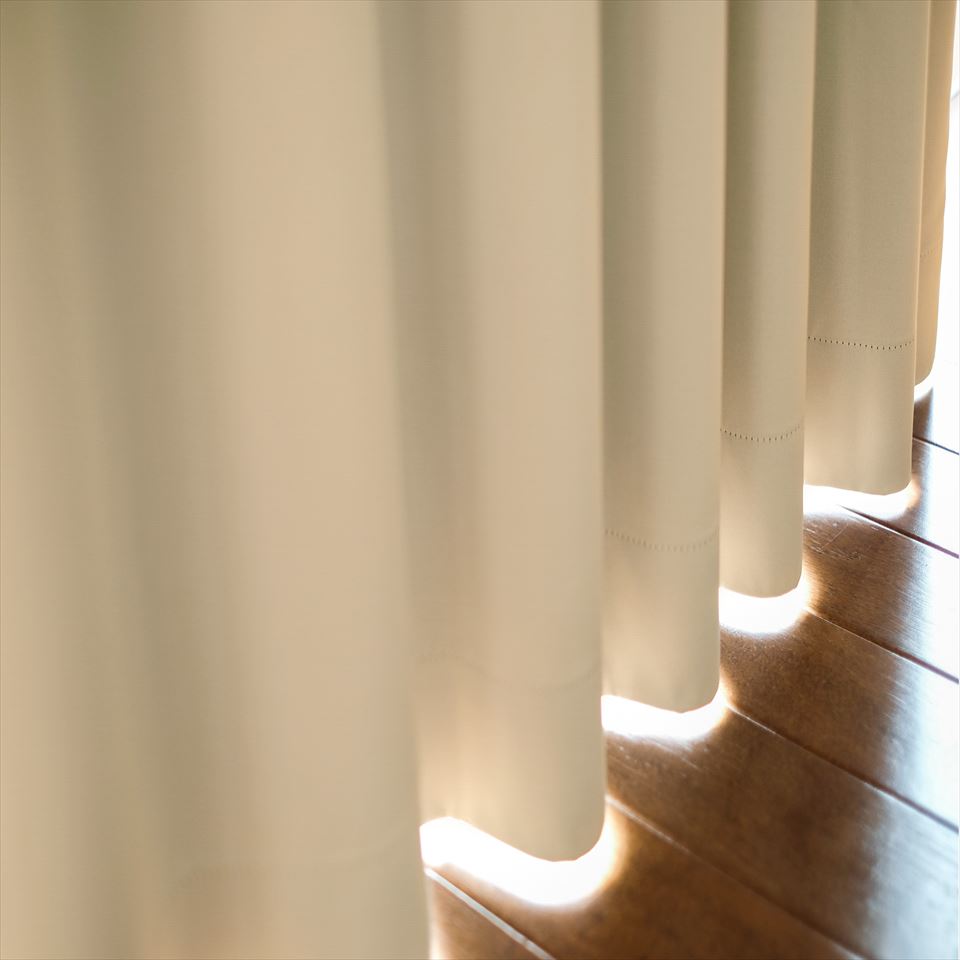 Satin Curtain / カーテン