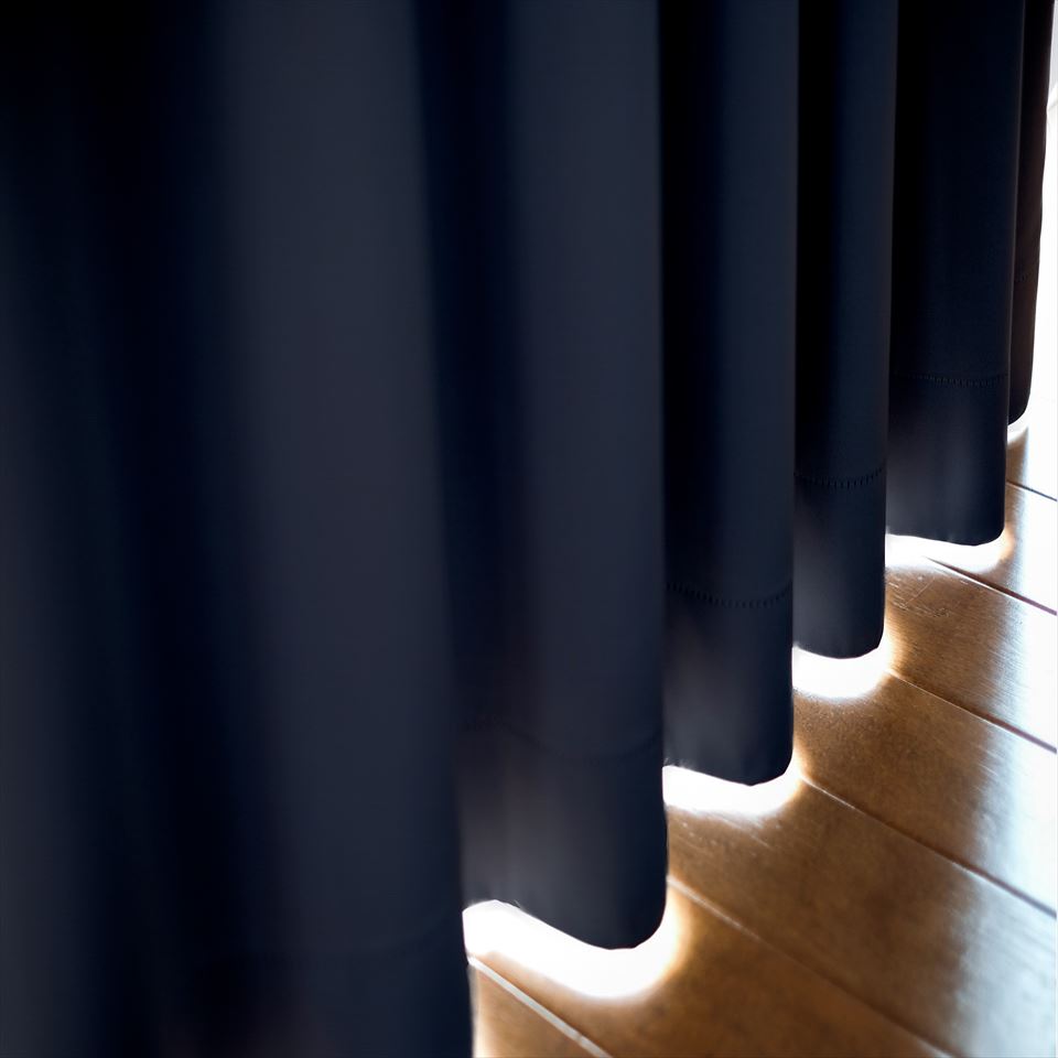 Satin Curtain / カーテン