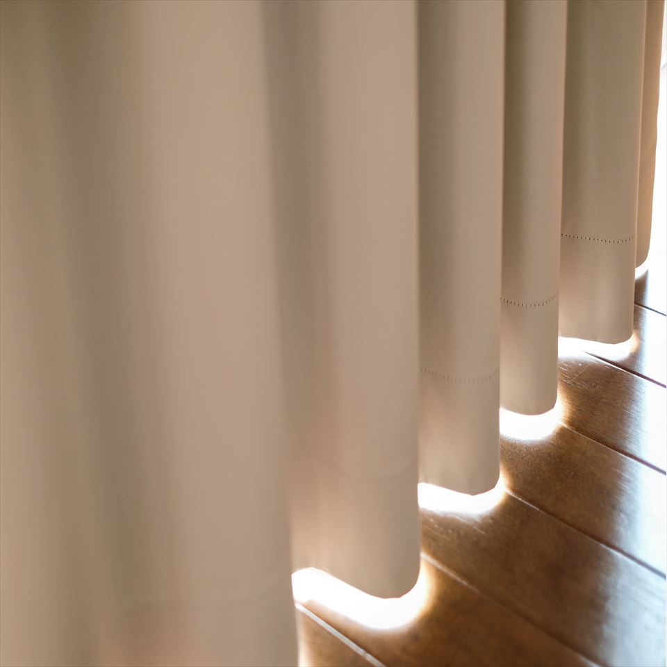 Satin Curtain / カーテン