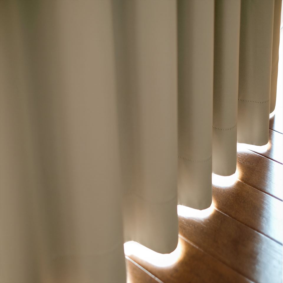 Satin Curtain / カーテン