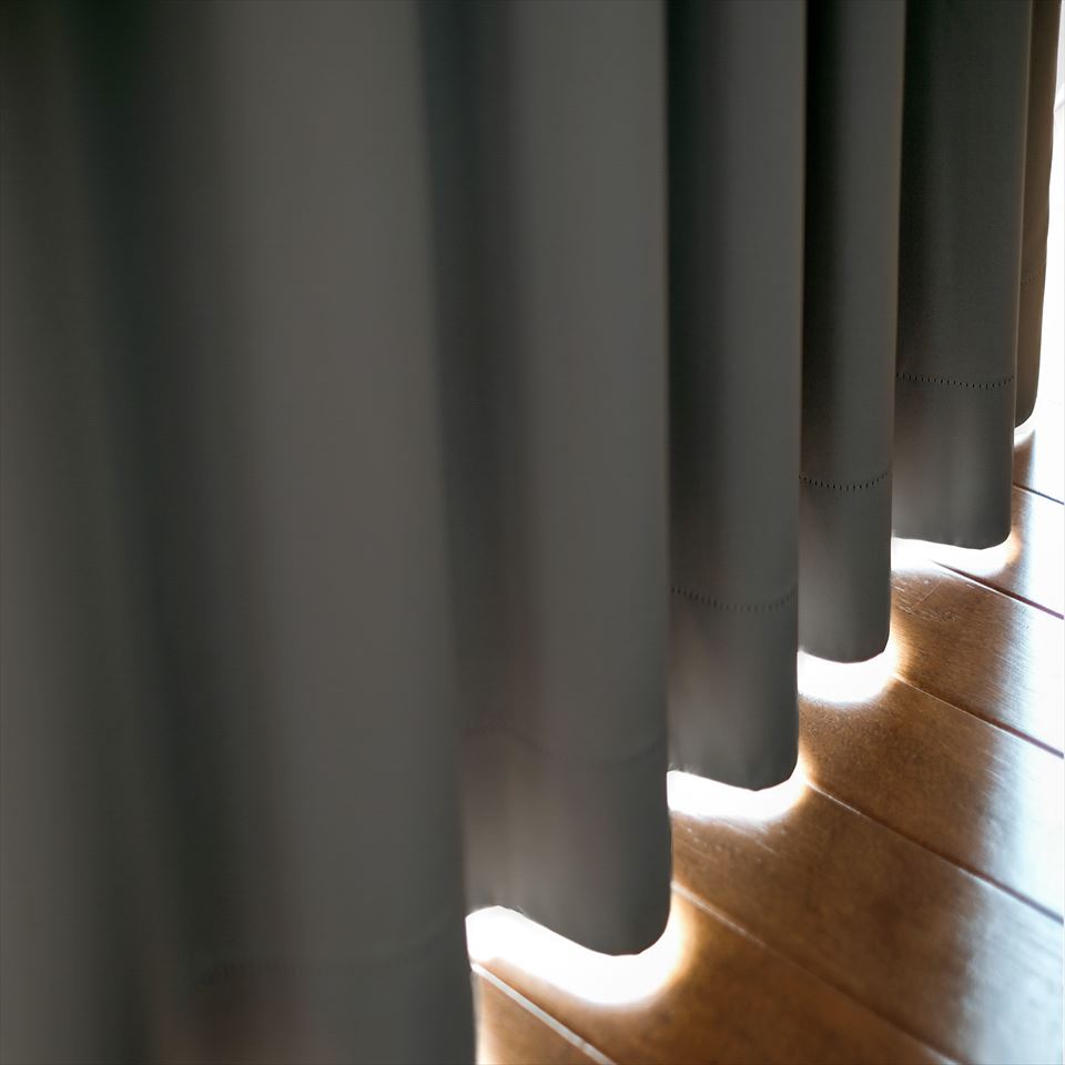 Satin Curtain / カーテン