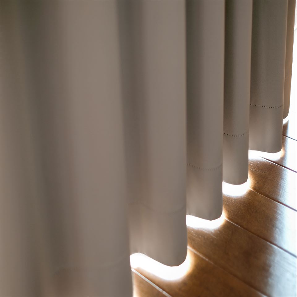 Satin Curtain / カーテン