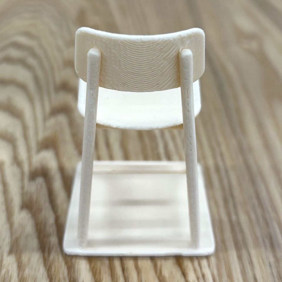 クーム チェア シカク