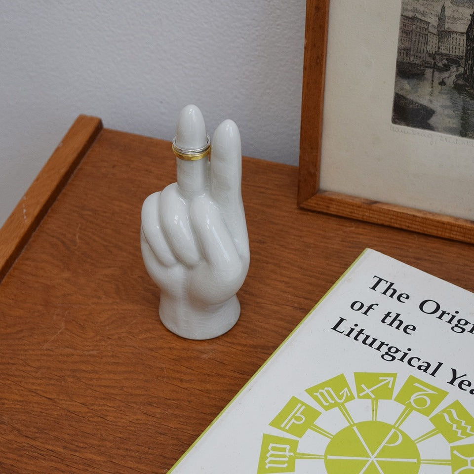 陶器ハンドオブジェ Peace 使用例