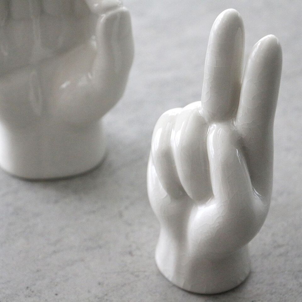 陶器ハンドオブジェ Peace 使用例