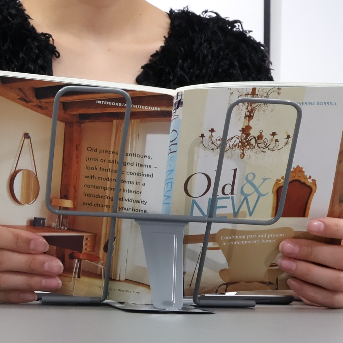 Metal Book Stand / メタルブックスタンド