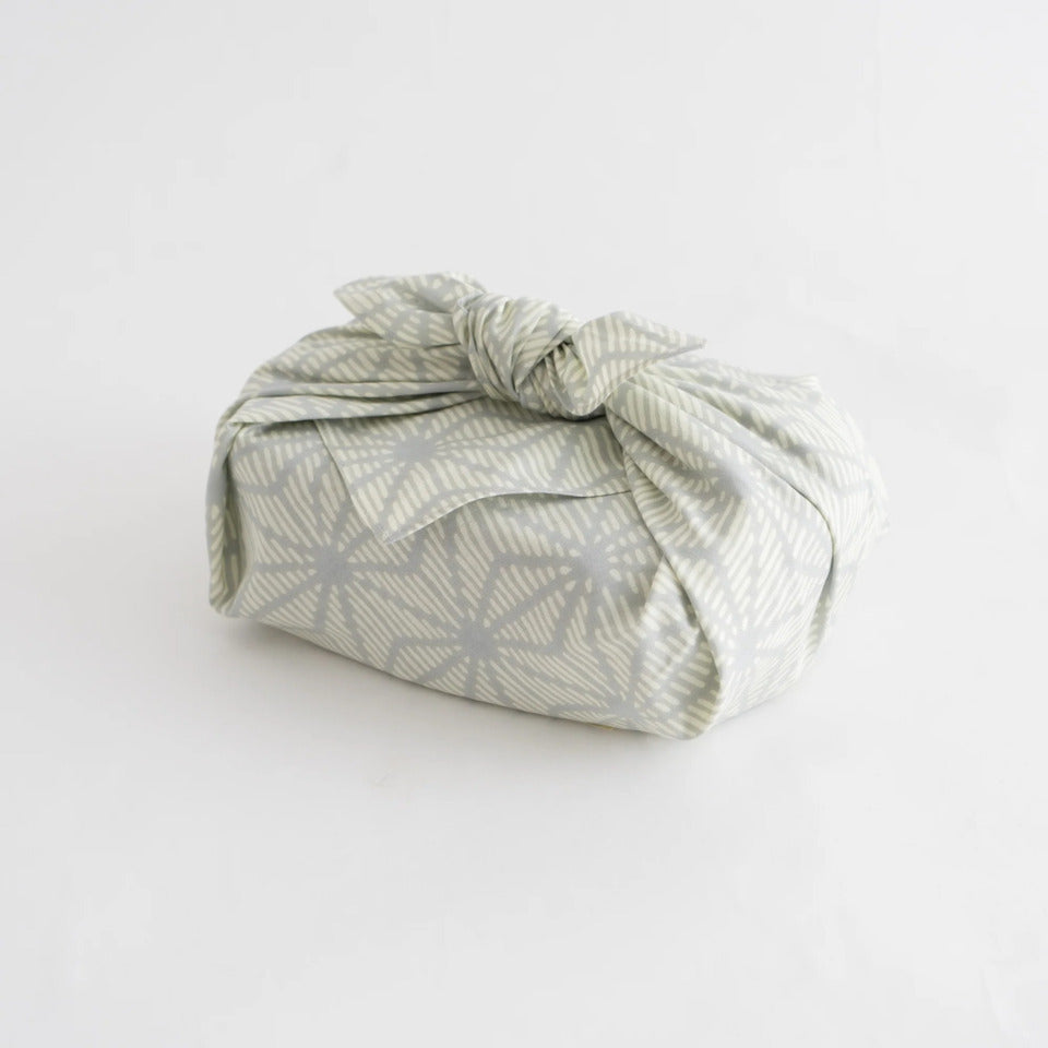 かまわぬ風呂敷 縞麻の葉 使用例