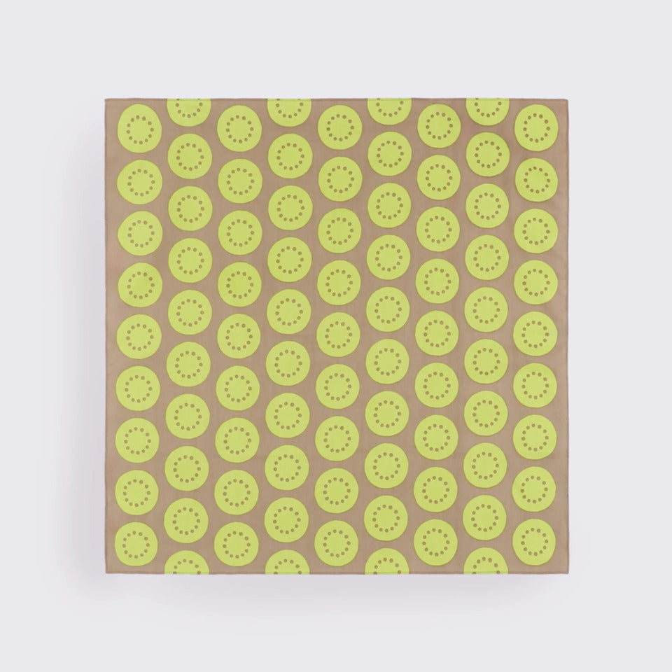 かまわぬ風呂敷 キウイ柄 広げた状態