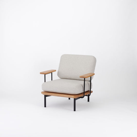 KUUM ソファ 一人掛け 幅81cm | 両肘タイプ・鉄フレームx天然木アッシュ台座