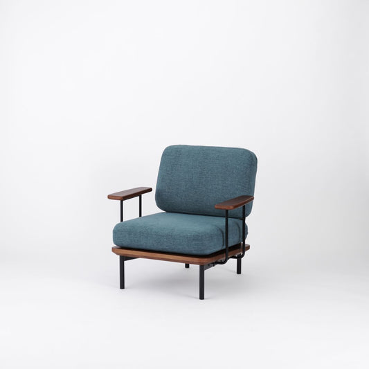 KUUM ソファ 一人掛け 幅81cm | 両肘タイプ・鉄フレームx天然木アッシュ(ブラウン)台座