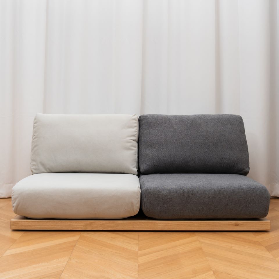 KUUM FlexCrioローソファ 2人掛け 幅140cm | 天然木アッシュ台座