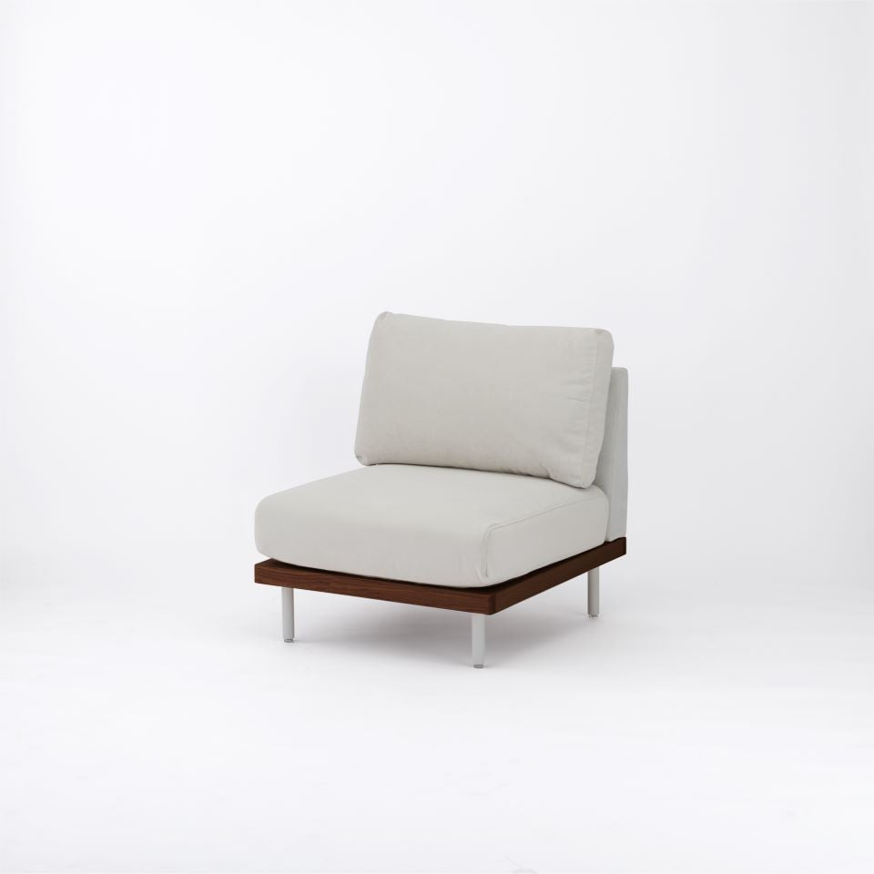 KUUM FlexCrioソファ 一人掛け 幅70cm | 天然木アッシュ(ブラウン)台座のソファシリーズ