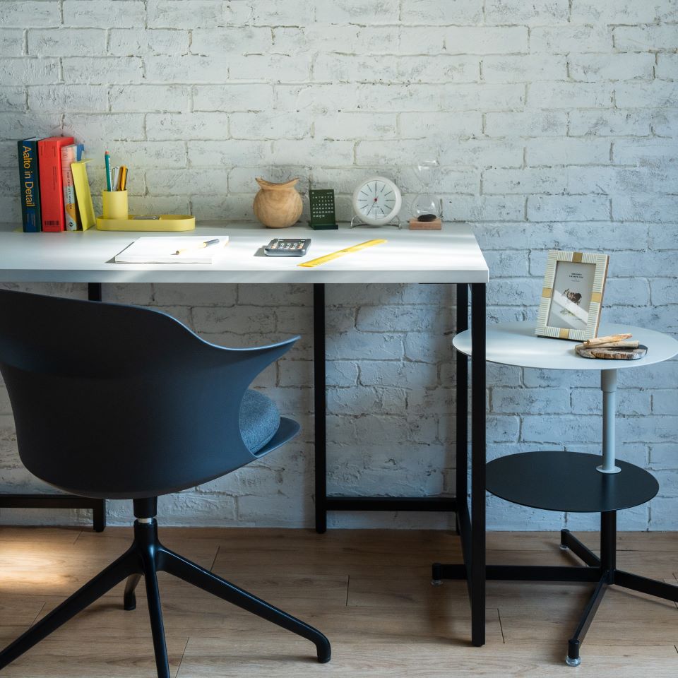KUUM Desk Table W1200 × D600 - メラミングレーホワイト / クーム テーブル