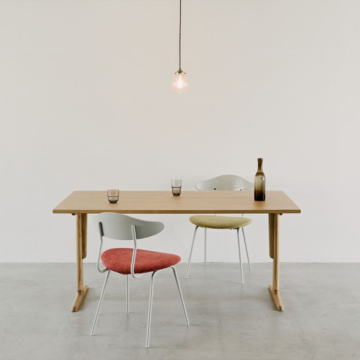 KUUM Table W1600 × D800 - アッシュ無垢材ナチュラル / クーム テーブル