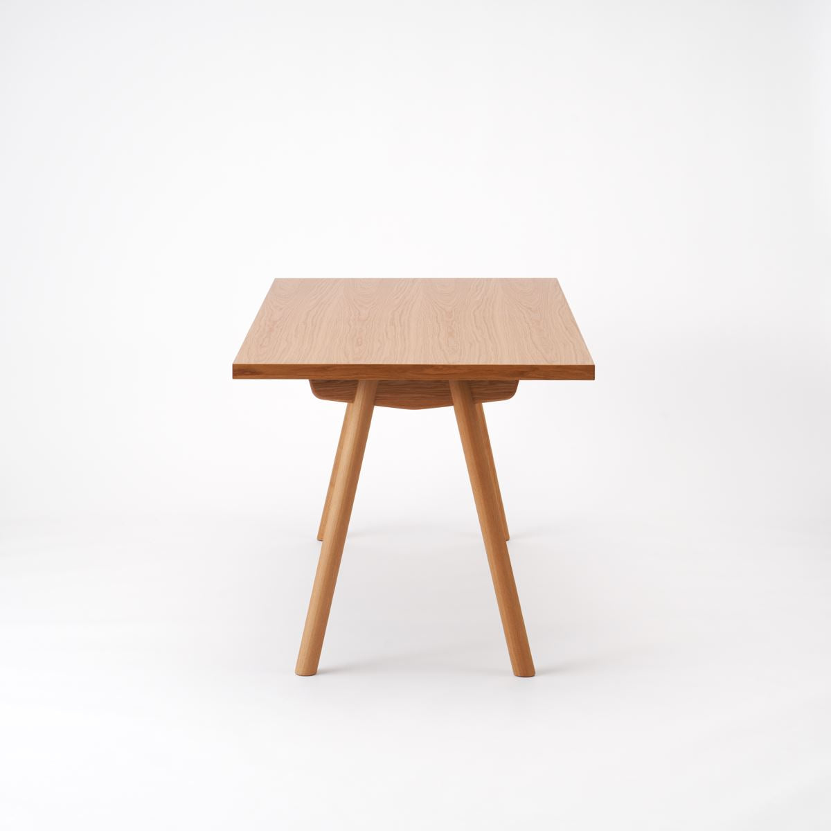 KUUM Table W1600 × D800 - オーク突板ナチュラル / クーム テーブル