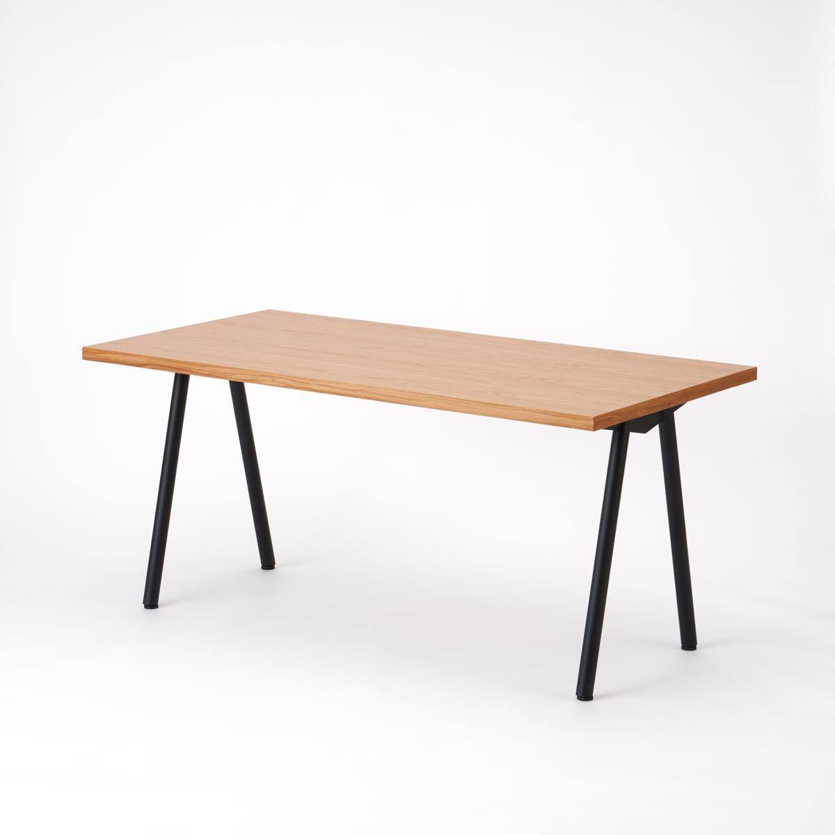 KUUM Table W1600 × D800 - オーク突板ナチュラル / クーム テーブル