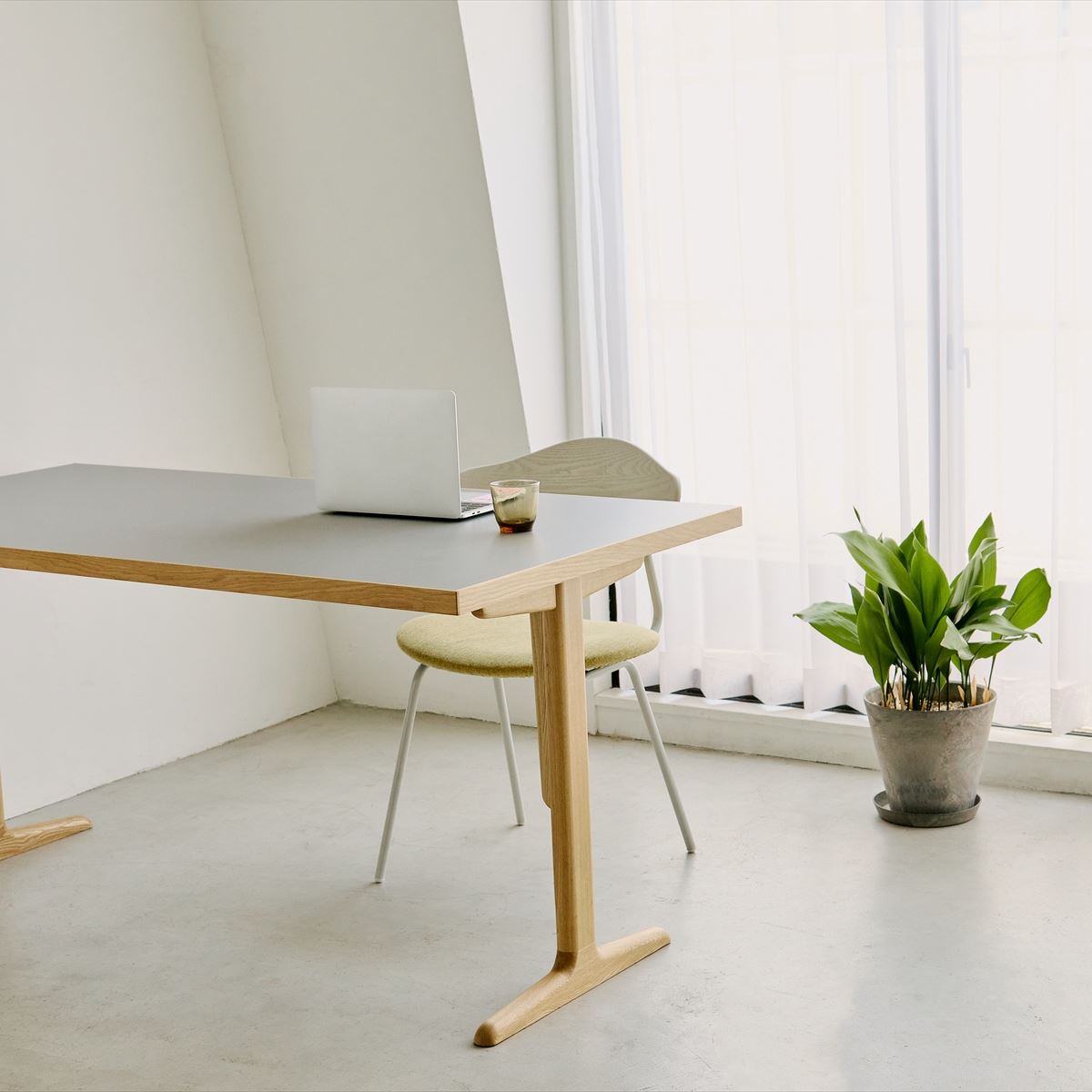 KUUM Table W1600 × D800 - メラミングレー / クーム テーブル