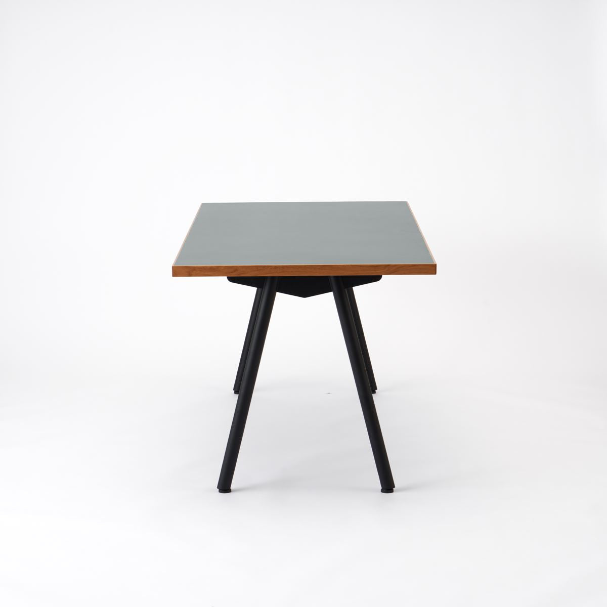 KUUM Table W1600 × D800 - メラミングレー / クーム テーブル