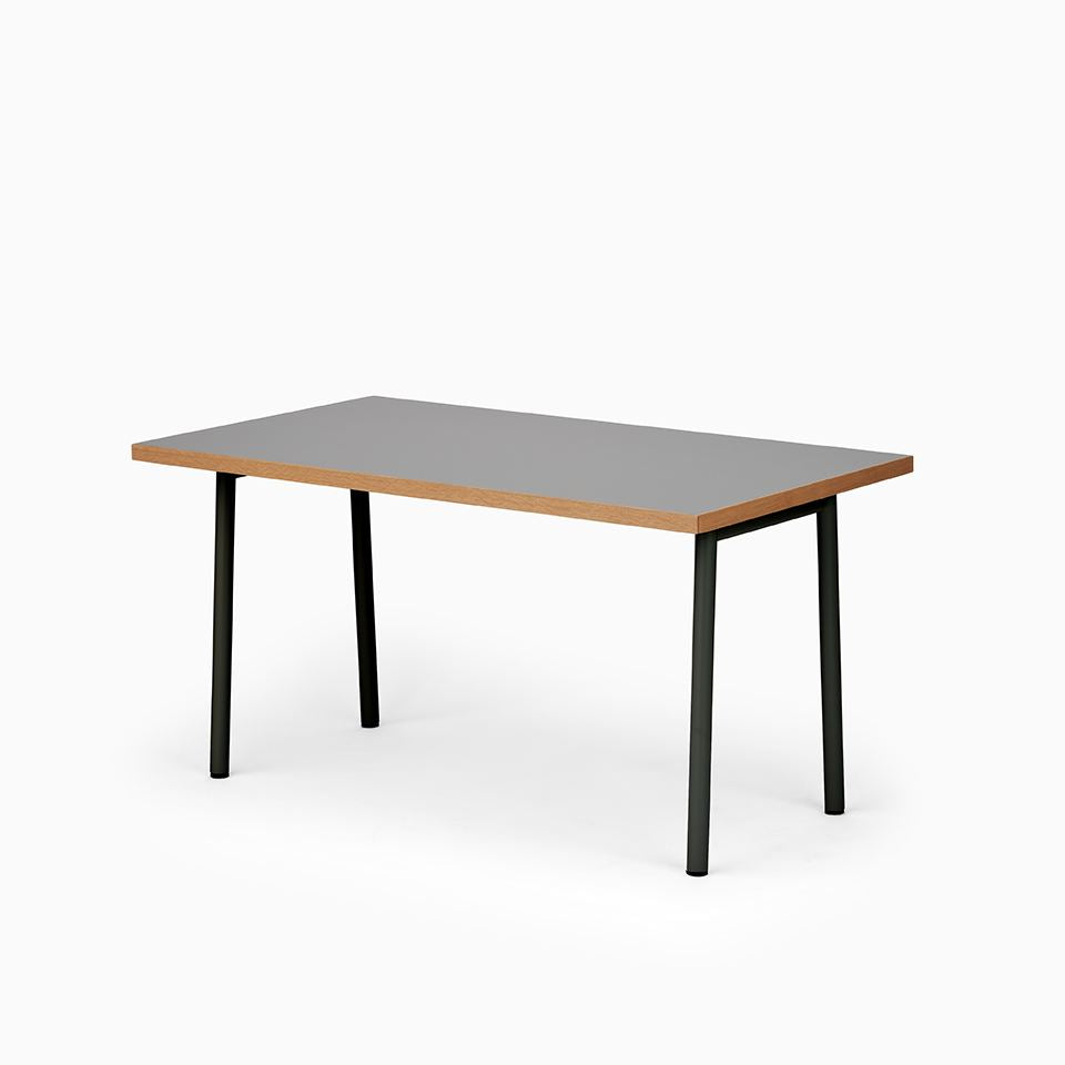 KUUM Table W1400 × D800 - メラミングレー / クーム テーブル