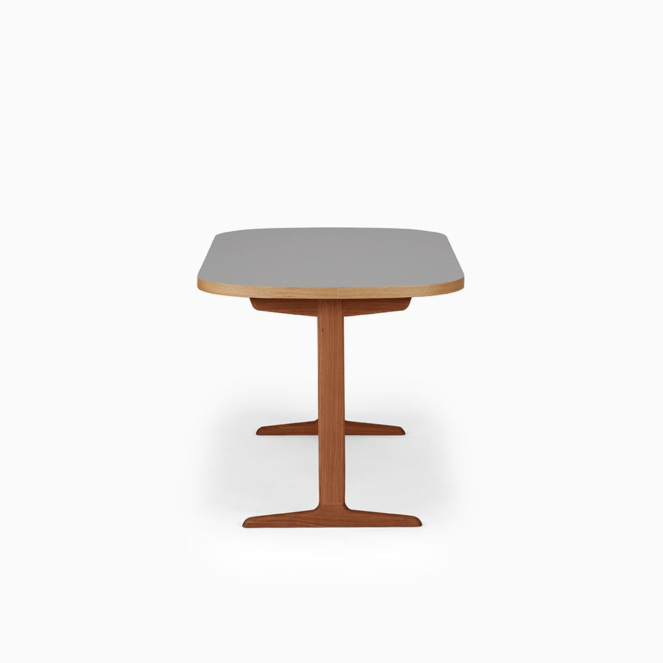 KUUM Table Oval W1400 × D800 - メラミングレー / クーム テーブル
