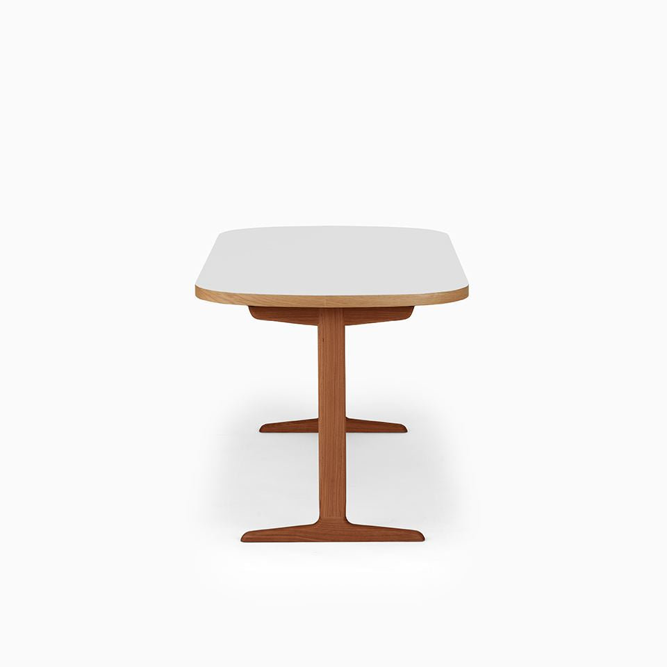 KUUM Table Oval W1600 × D800 - メラミンホワイト / クーム テーブル