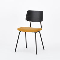 KUUM  Chair shikaku - Black Steel Frame/Cushion/Black Back / クーム チェア シカク