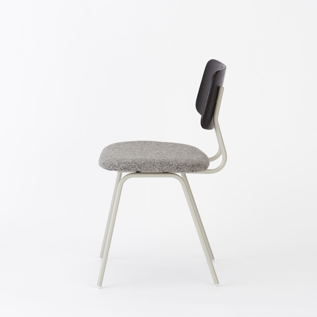 KUUM  Chair shikaku - Gray White Steel Frame/Cushion/Black Back / クーム チェア シカク