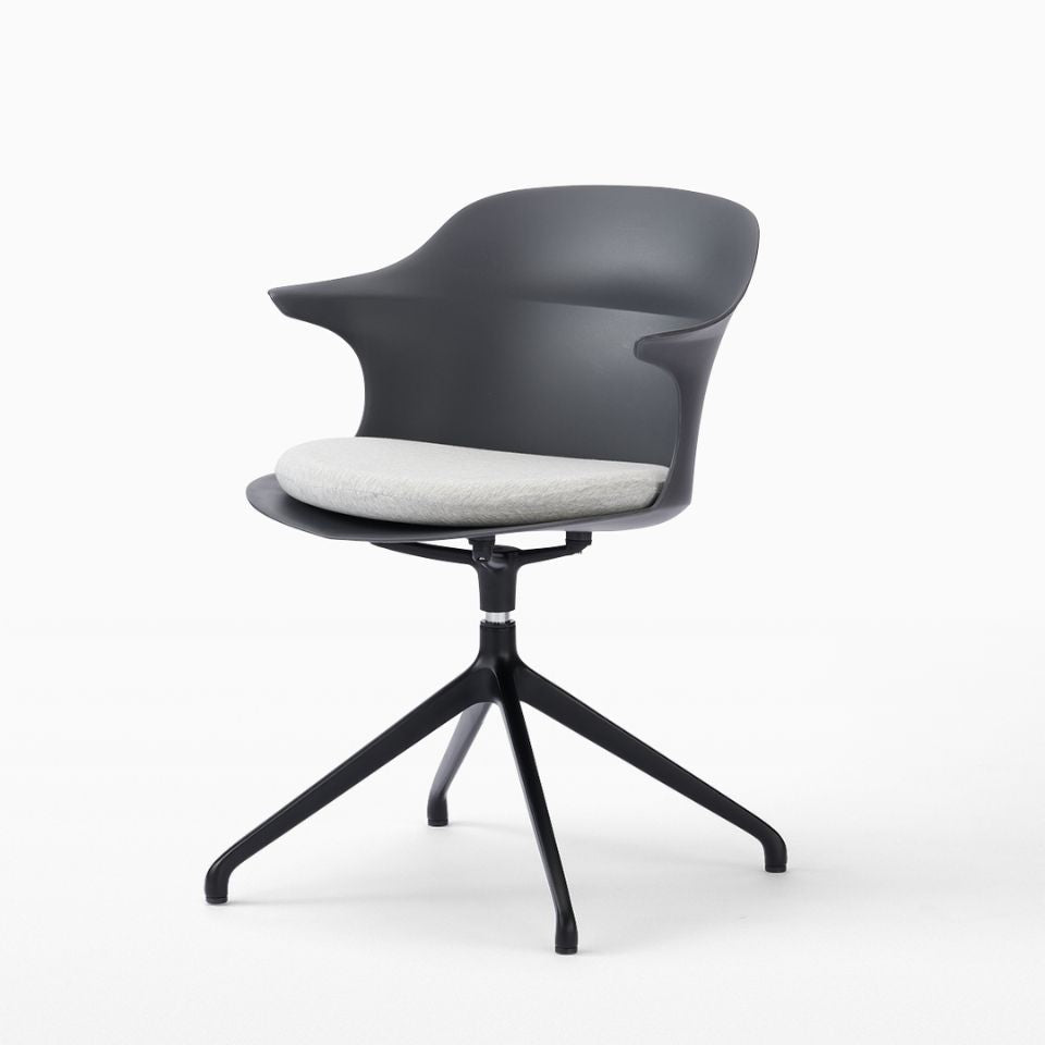 Smooth Round Chair With Arms - Black Legs／スムースラウンドチェア アーム付 ブラック脚