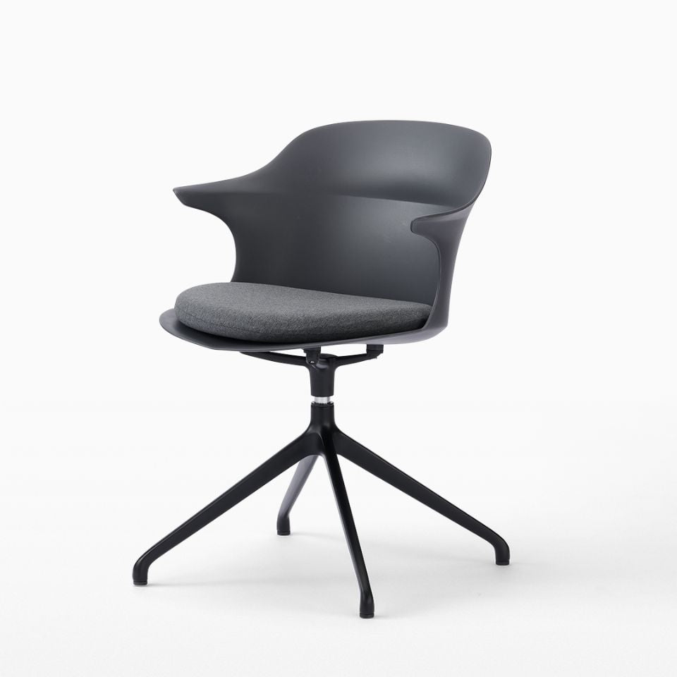 Smooth Round Chair With Arms - Black Legs／スムースラウンドチェア アーム付 ブラック脚