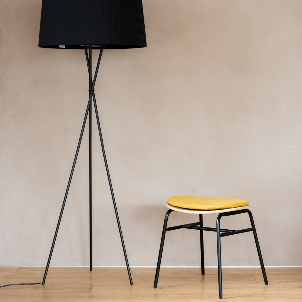 KUUM Stool kinoco - Black Steel Frame/Wooden Seat / クーム  スツール キノコ