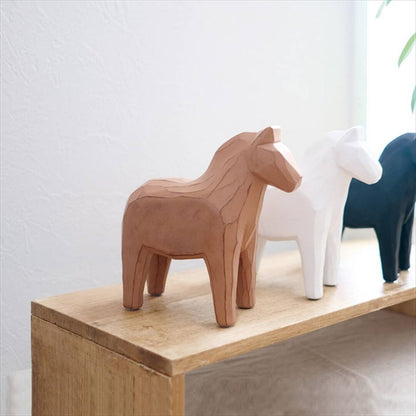 ダーラナホース 貯金箱　ブラウン　ディスプレイ例