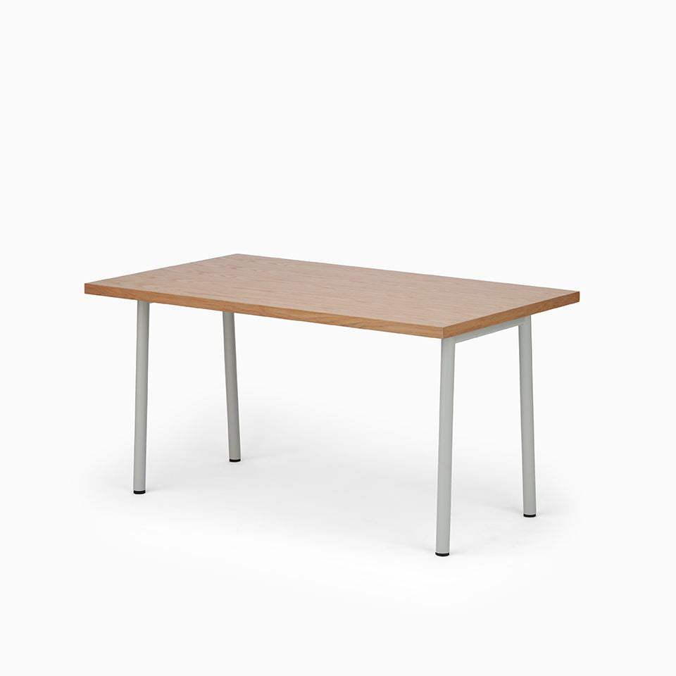 KUUM Table W1400 × D800 - オーク突板ナチュラル / クーム テーブル
