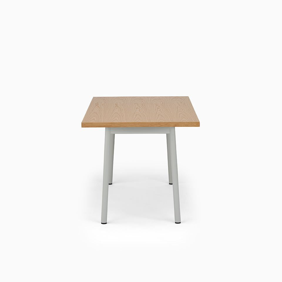KUUM Table W1400 × D800 - オーク突板ナチュラル / クーム テーブル
