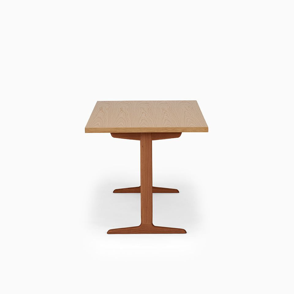 KUUM Table W1400 × D800 - オーク突板ナチュラル / クーム テーブル
