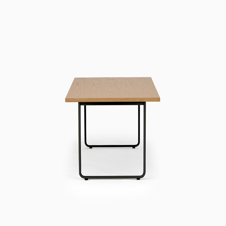 KUUM Table W1400 × D800 - オーク突板ナチュラル / クーム テーブル