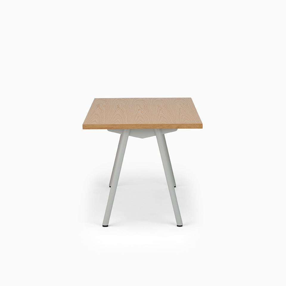 KUUM Table W1400 × D800 - オーク突板ナチュラル / クーム テーブル