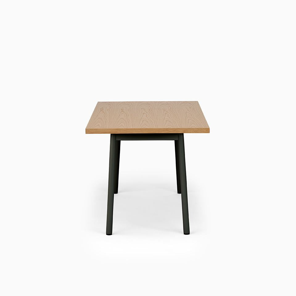 KUUM Table W1400 × D800 - オーク突板ナチュラル / クーム テーブル