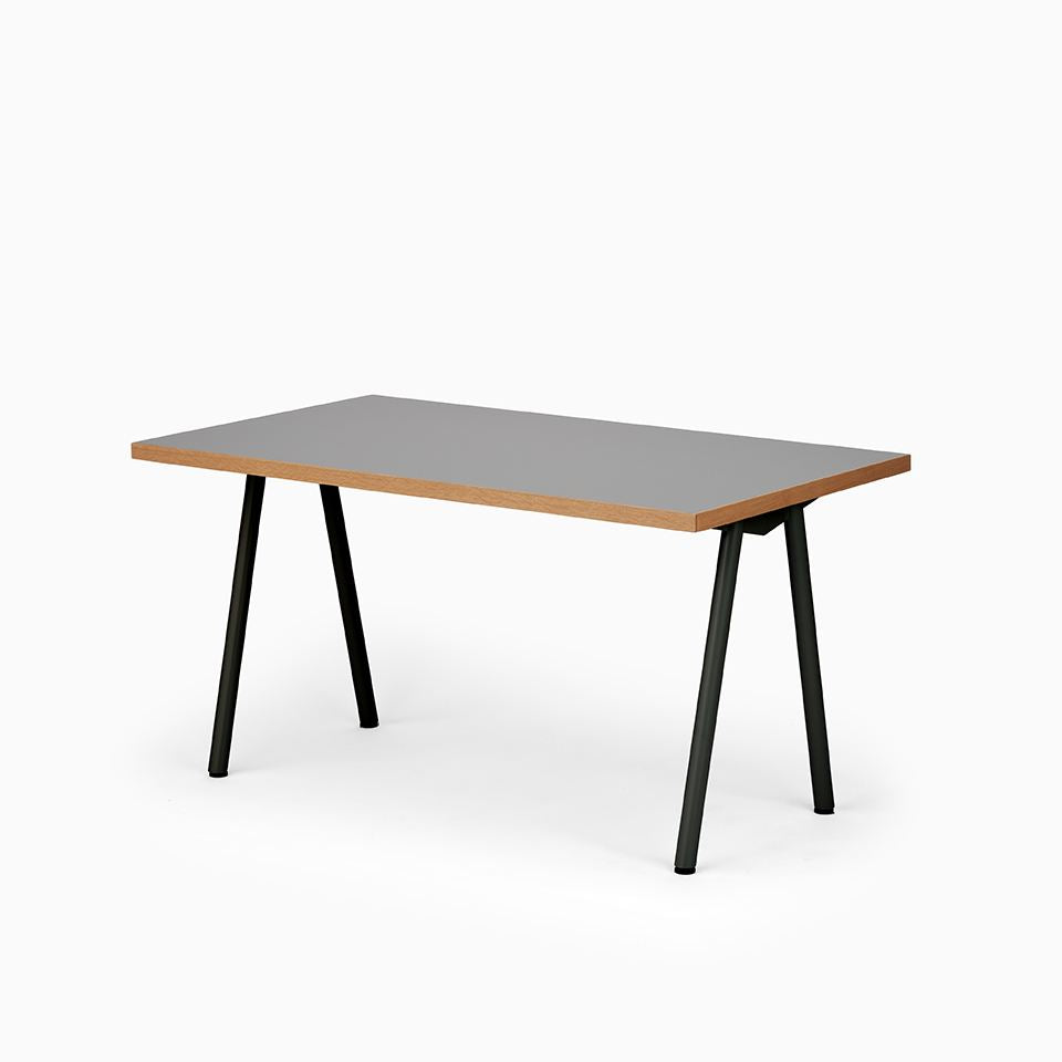 KUUM Table W1400 × D800 - メラミングレー / クーム テーブル