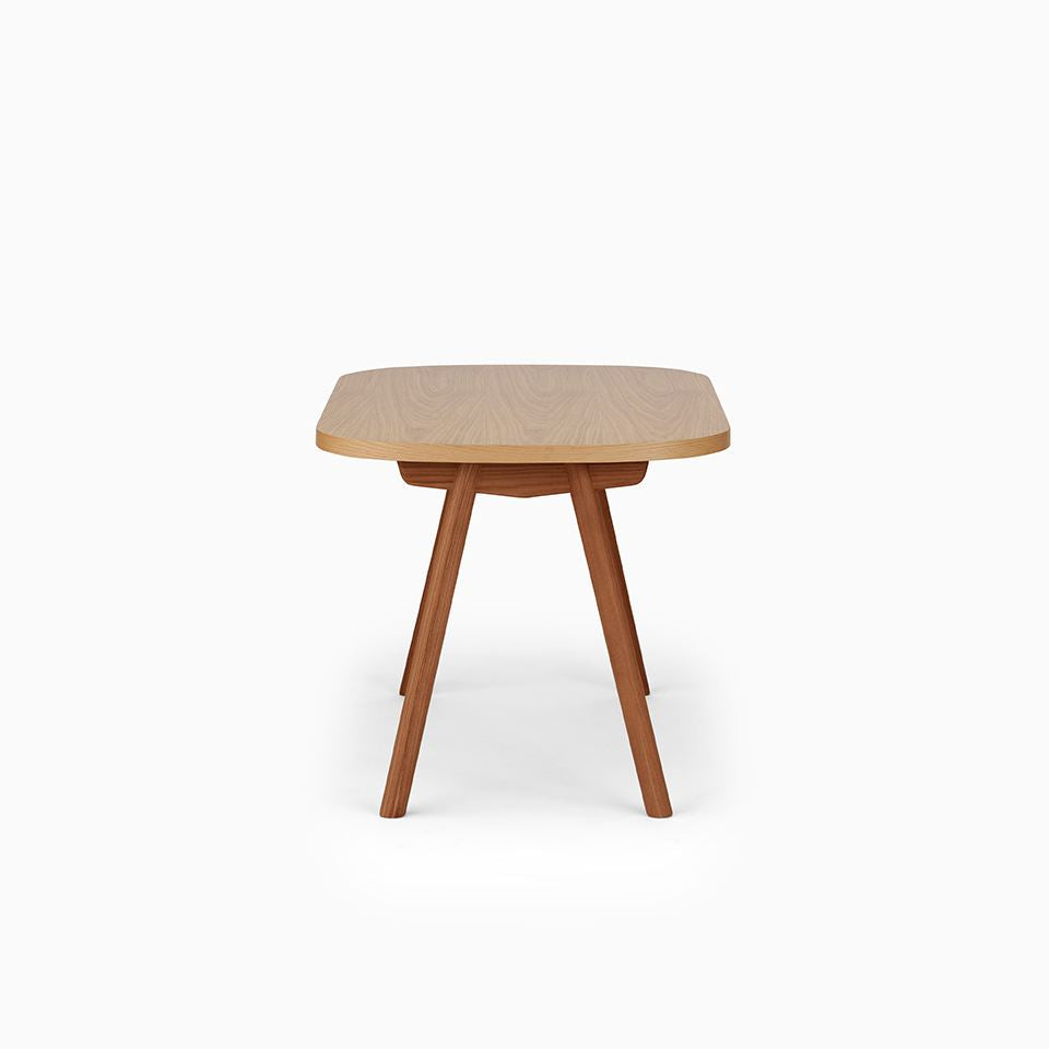 KUUM Table Oval  W1200 × D800 - オーク突板ナチュラル / クーム テーブル