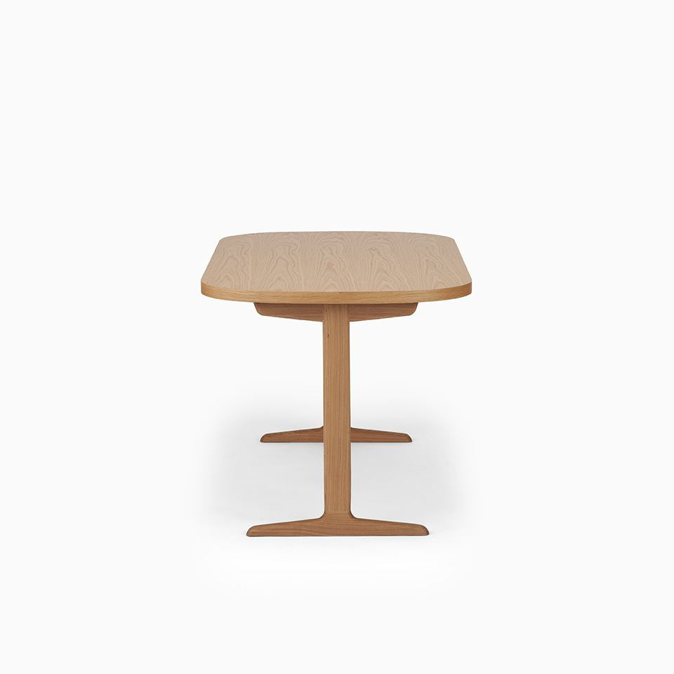 KUUM Table Oval  W1400 × D800 - オーク突板ナチュラル / クーム テーブル