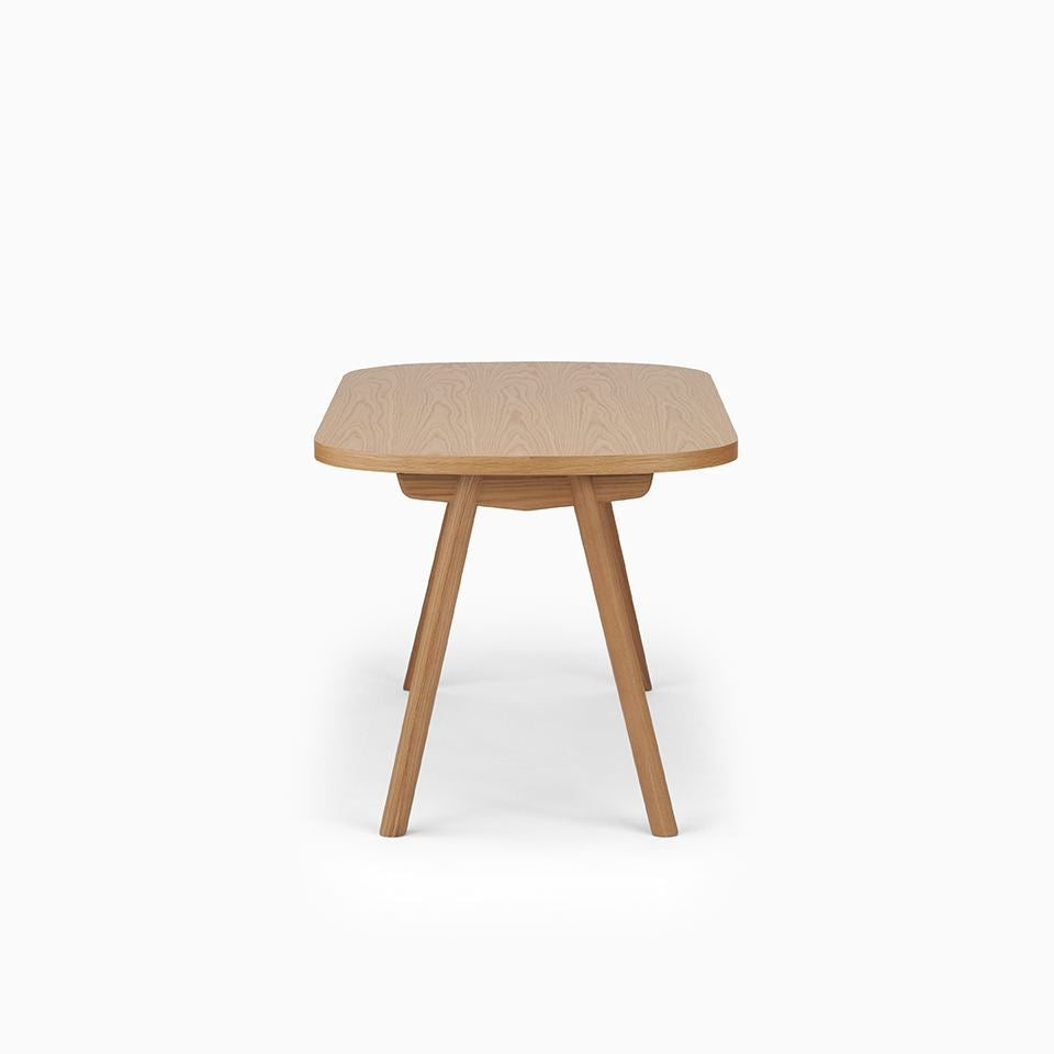 KUUM Table Oval  W1400 × D800 - オーク突板ナチュラル / クーム テーブル