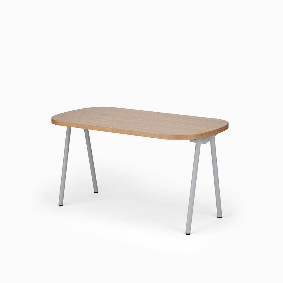 KUUM Table Oval  W1400 × D800 - オーク突板ナチュラル / クーム テーブル