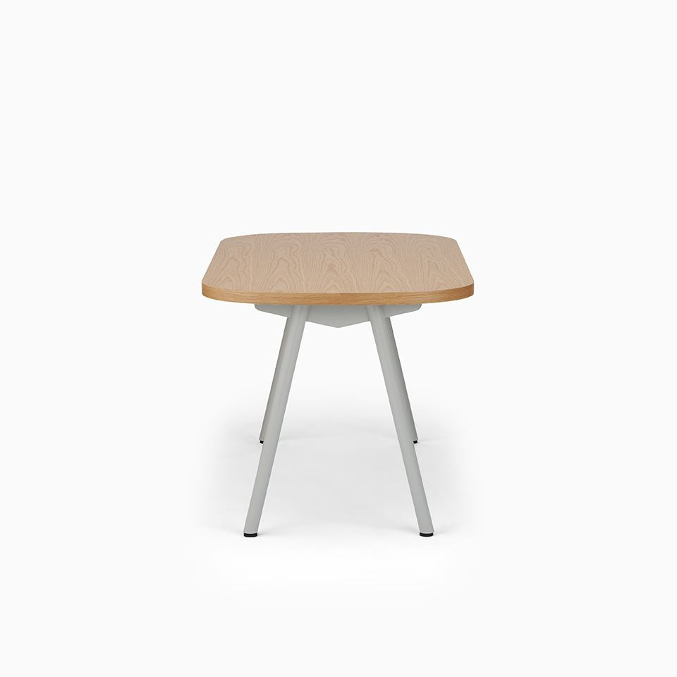 KUUM Table Oval  W1400 × D800 - オーク突板ナチュラル / クーム テーブル