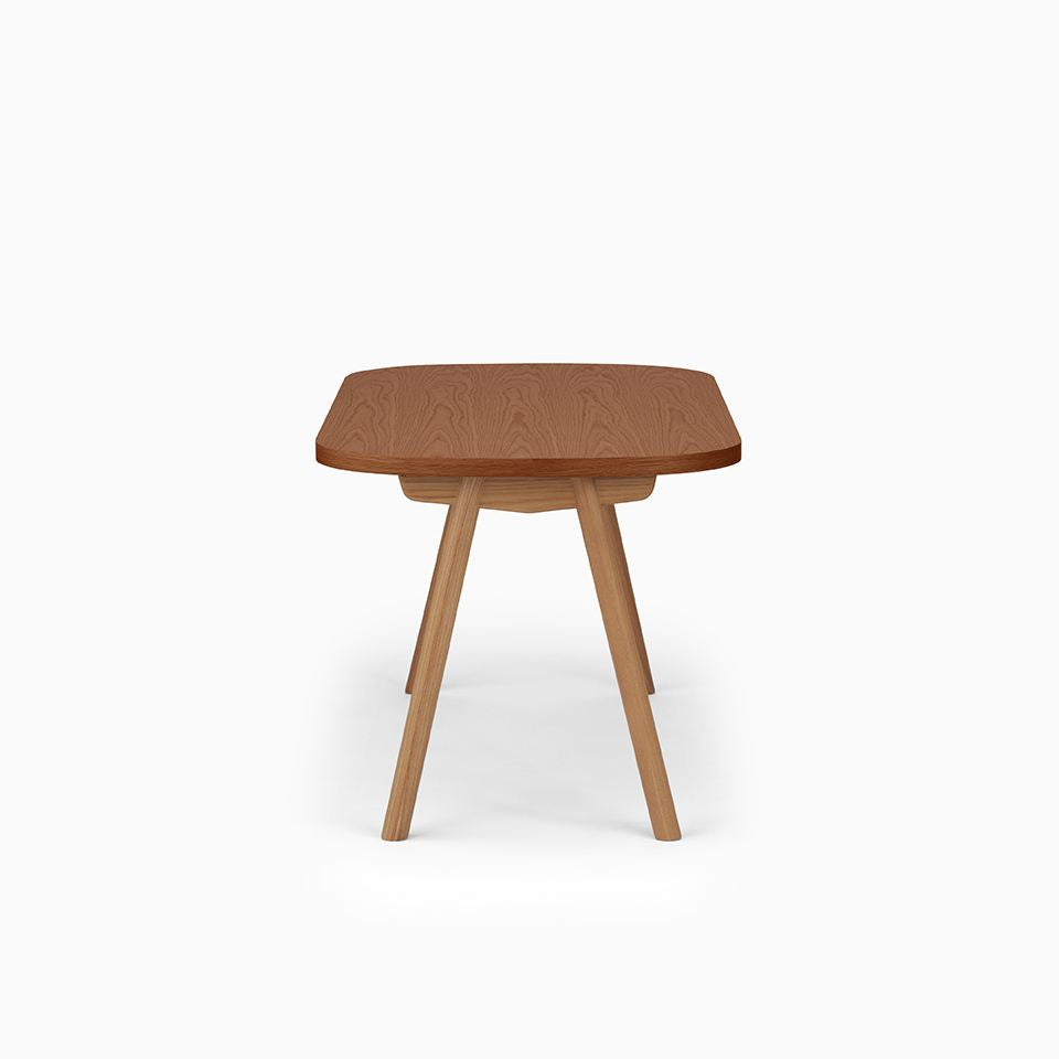 KUUM Table Oval  W1400 × D800 - オーク突板ブラウン / クーム テーブル