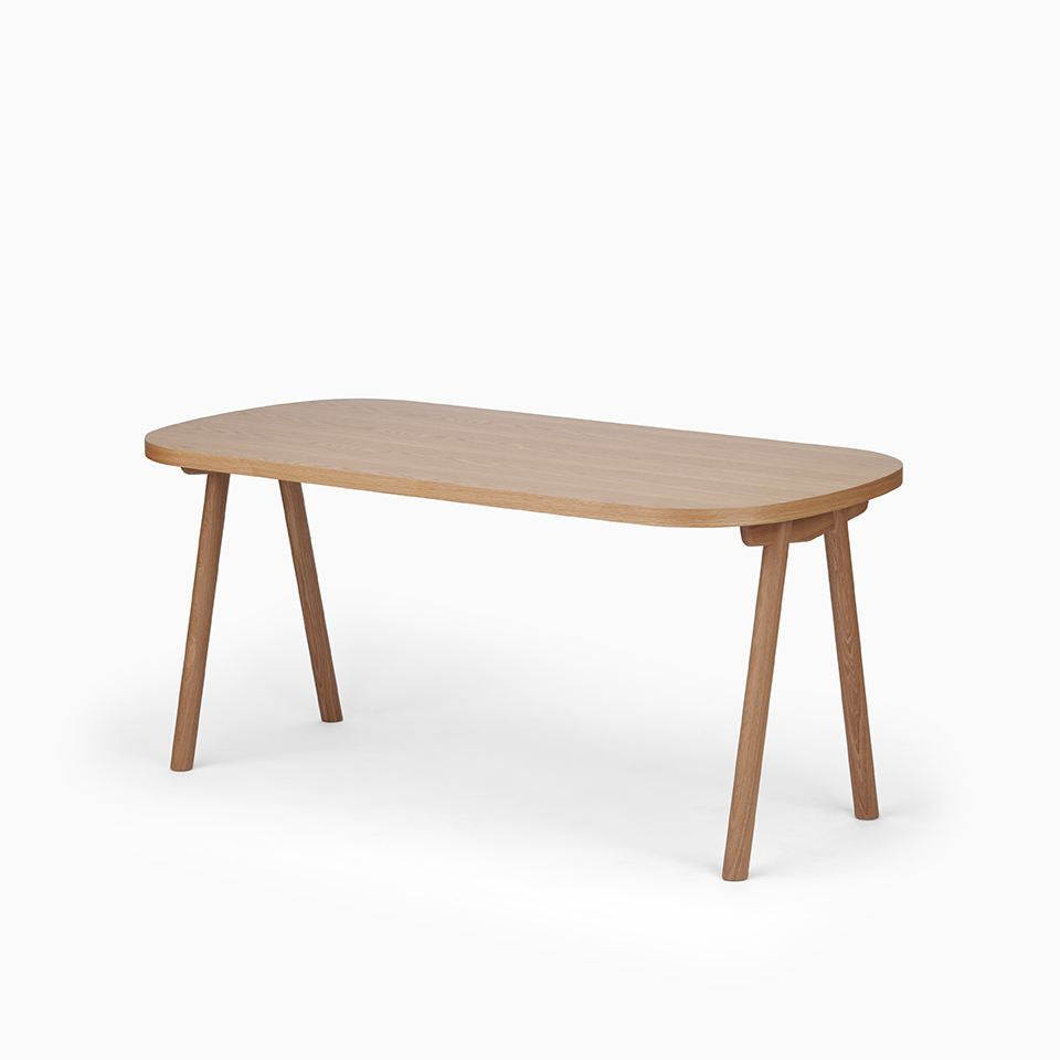 KUUM Table Oval  W1600 × D800 - オーク突板ナチュラル / クーム テーブル