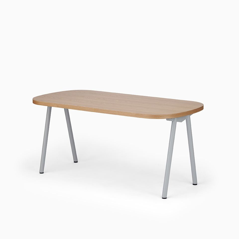 KUUM Table Oval  W1600 × D800 - オーク突板ナチュラル / クーム テーブル
