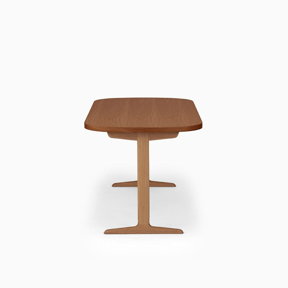 KUUM Table Oval  W1600 × D800 - オーク突板ブラウン / クーム テーブル